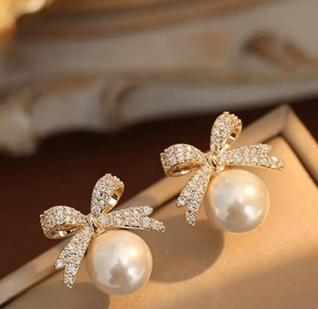 Bow Pearl Stud Earring