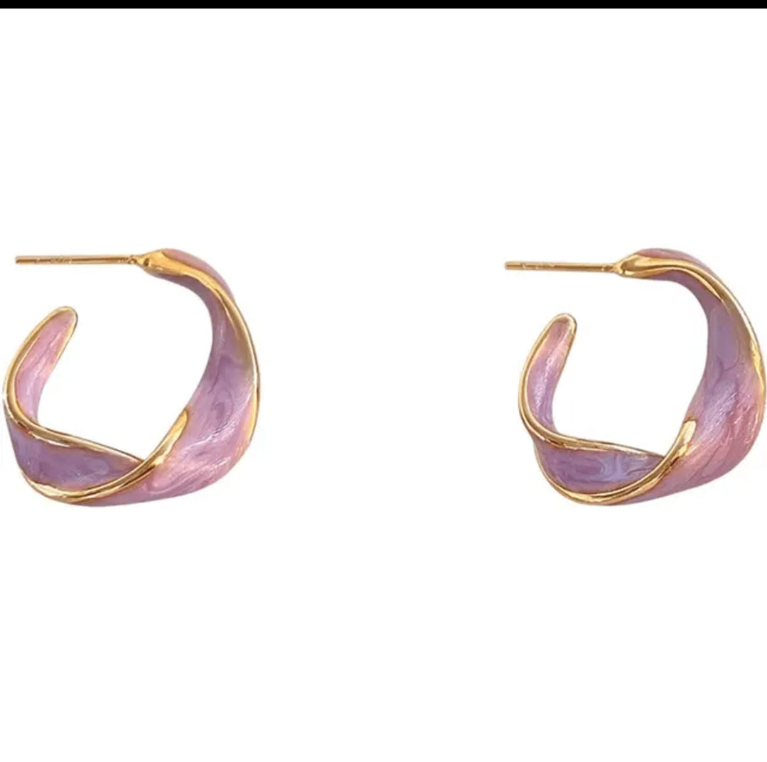 Twisted lavender crystal hoops earring