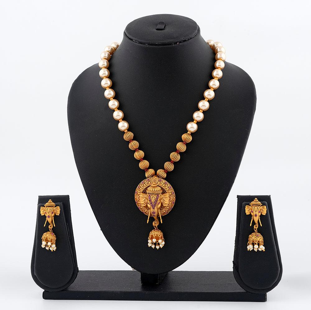 Classic Gold pearl Necklace