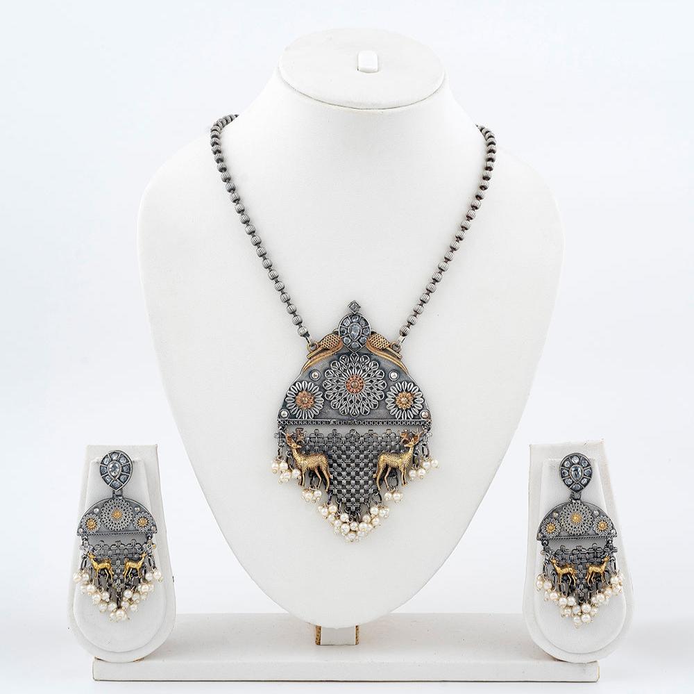 Vintage Glamour Necklace
