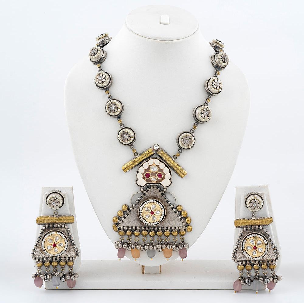 Vintage Glamour Traditional Nacklace