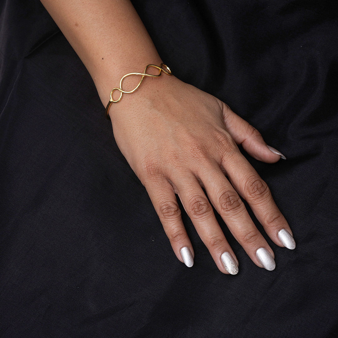 Golden infinity band