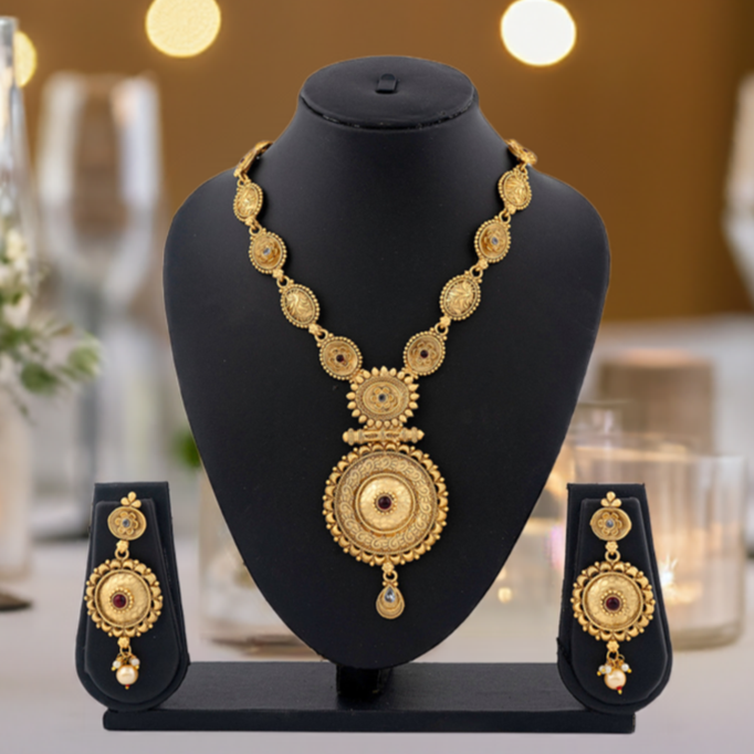 Traditional timeless Necklace
