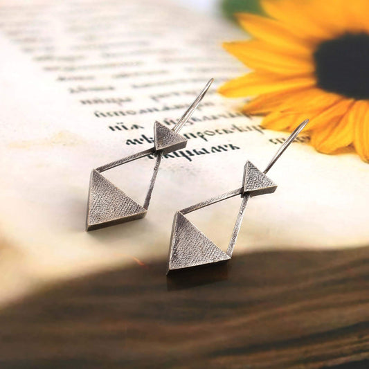 Triangle danglers
