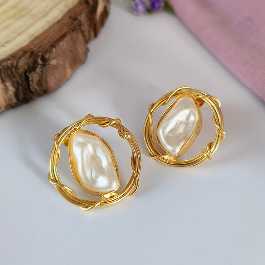 Pearl Gold Stud