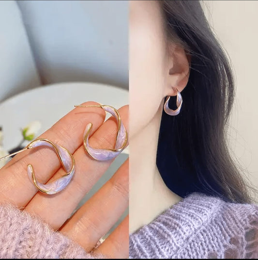 Twisted lavender crystal hoops earring