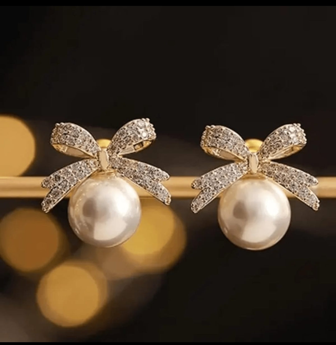 Bow Pearl Stud Earring