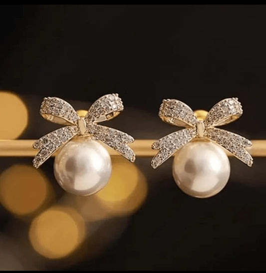 Bow Pearl Stud Earring