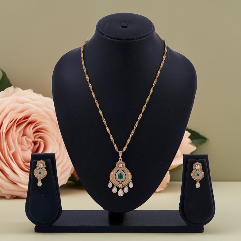 Emerald Golden Necklace