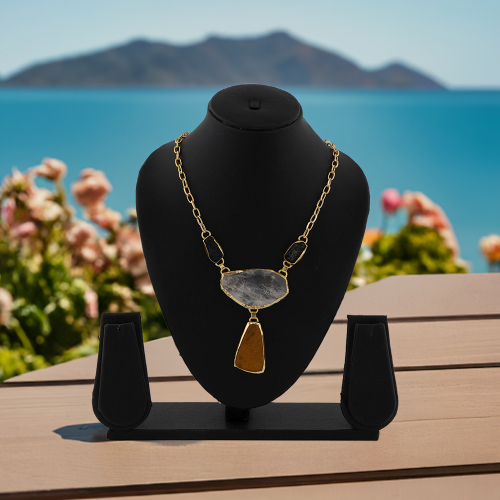 Playful color pendant