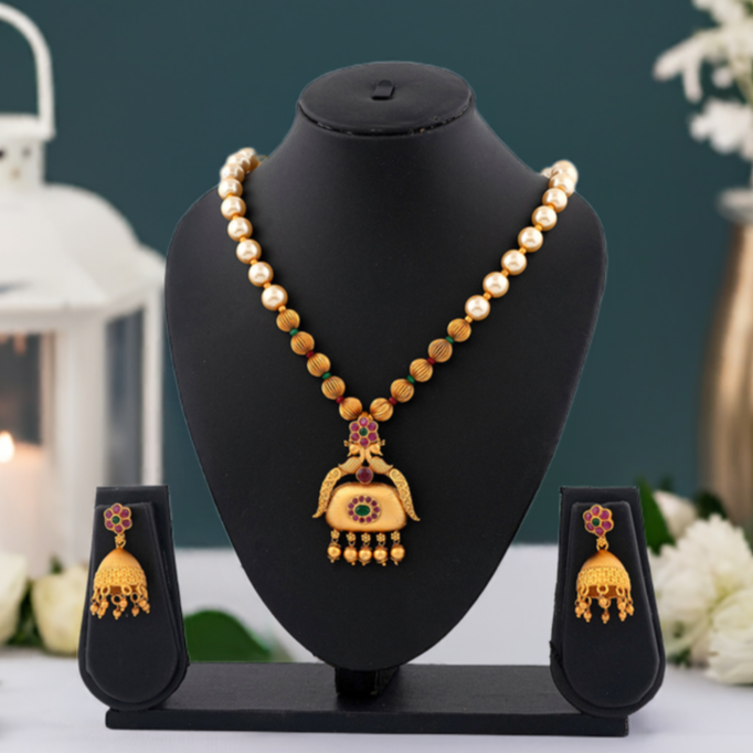Powerful Striking Necklace