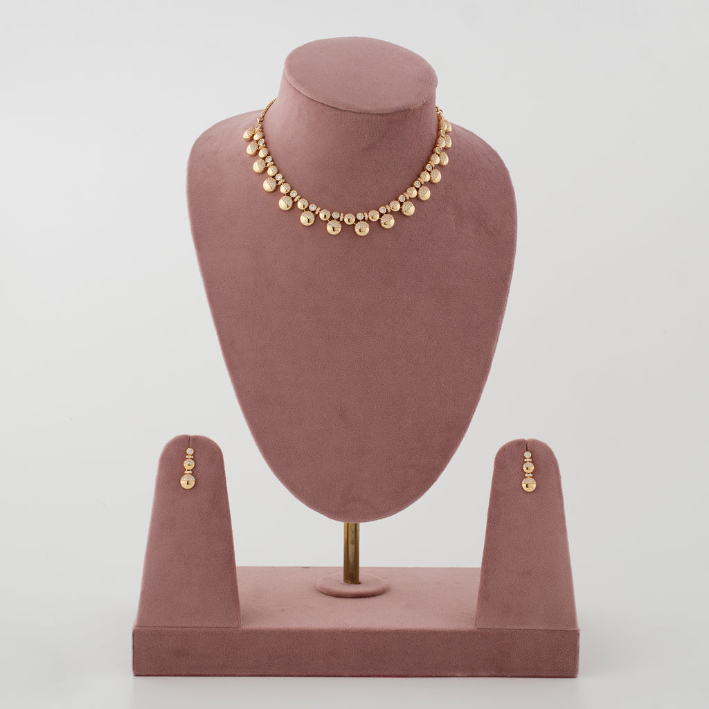 Saanvi Glossy Gold Diamond Necklace Set front view